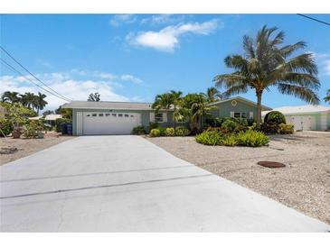 Photo one of 10315 Kingfisher W Rd Bradenton FL 34209 | MLS A4613751