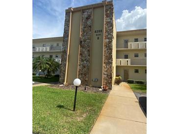 Photo one of 4200 Ironwood Cir # 101B Bradenton FL 34209 | MLS A4622313