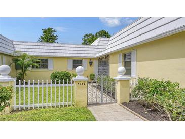 Photo one of 5942 Tidewood Ave # 11 Sarasota FL 34231 | MLS A4622754