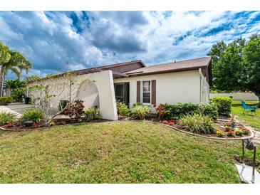 Photo one of 523 Foxwood Blvd Englewood FL 34223 | MLS D6135500