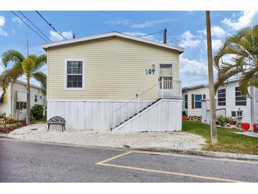 Photo one of 104 1St Ave Venice FL 34285 | MLS N6130810