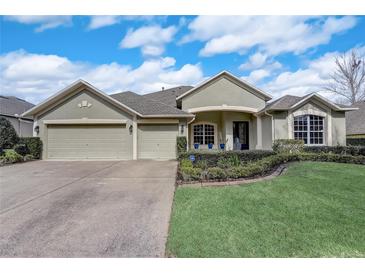 Photo one of 806 Red Ash Ct Seffner FL 33584 | MLS O6177026