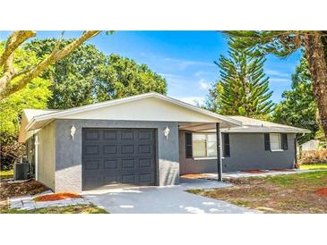 Photo one of 21 Southland Rd Venice FL 34293 | MLS S5095961