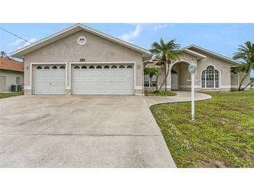 Photo one of 924 Texas St Englewood FL 34223 | MLS T3487831
