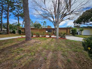 Photo one of 522 Westwinds Dr Palm Harbor FL 34683 | MLS T3489463
