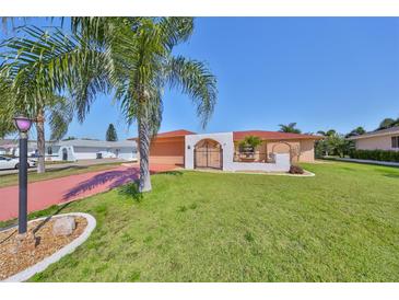 Photo one of 627 Fort Duquesna Dr Sun City Center FL 33573 | MLS T3505180
