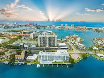 Photo one of 415 Island Way # 404 Clearwater FL 33767 | MLS T3506795
