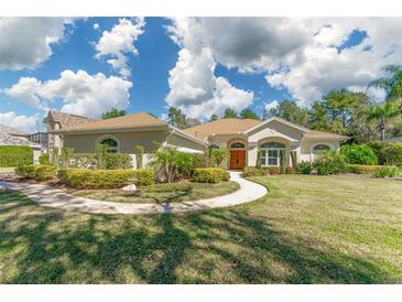 Photo one of 5912 Flatwoods Manor Cir Lithia FL 33547 | MLS T3507108