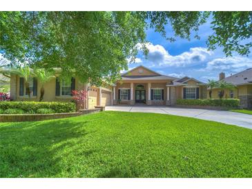 Photo one of 705 Charter Wood Pl Valrico FL 33594 | MLS T3514412