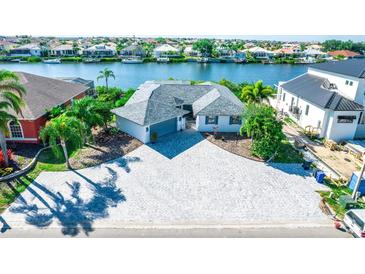 Photo one of 827 Chipaway Dr Apollo Beach FL 33572 | MLS T3521669