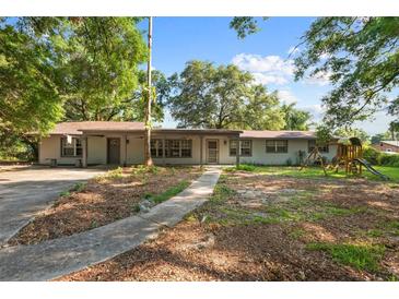 Photo one of 7803 Four Pines Rd Plant City FL 33565 | MLS T3525654