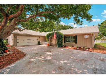 Photo one of 315 Manatee Dr Ruskin FL 33570 | MLS T3527341