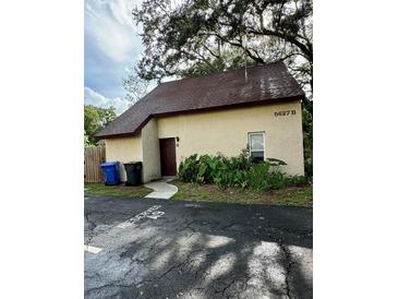 Photo one of 5627 Ashley Oaks Dr # 4 Tampa FL 33617 | MLS T3546586