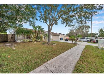 Photo one of 641 Bay Lake Trl Oldsmar FL 34677 | MLS TB8319057