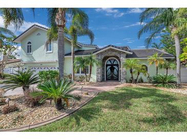 Photo one of 208 Driftwood Ln Largo FL 33770 | MLS TB8320377