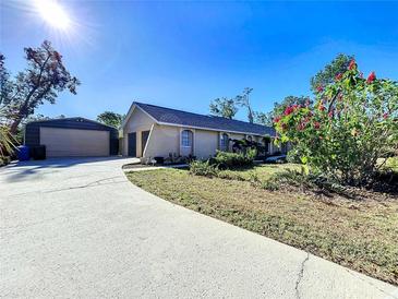 Photo one of 1806 Parkwood Dr Valrico FL 33594 | MLS TB8324072