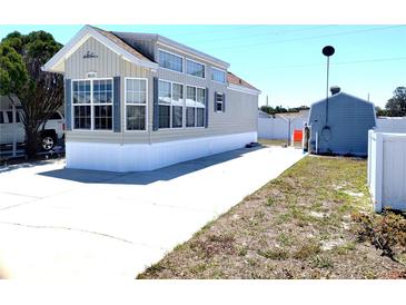 Charming single-Gathering home with a large driveway and well-manicured landscaping at 35152 Dodie, Zephyrhills, FL 33541