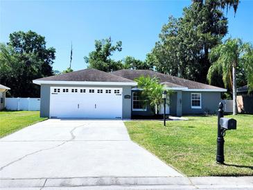 Photo one of 1729 Oakwood Estates Dr Plant City FL 33563 | MLS U8236581