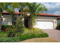 Single-Gathering home with landscaped front yard at 118 Veraza Ct, Nokomis, FL 34275