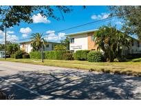 Attractive Uptown Flats building with landscaping and ample parking at 525 9Th N Ave # 24, St Petersburg, FL 33701