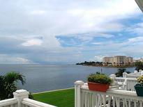 View 5244 Beach Se Dr St Petersburg FL