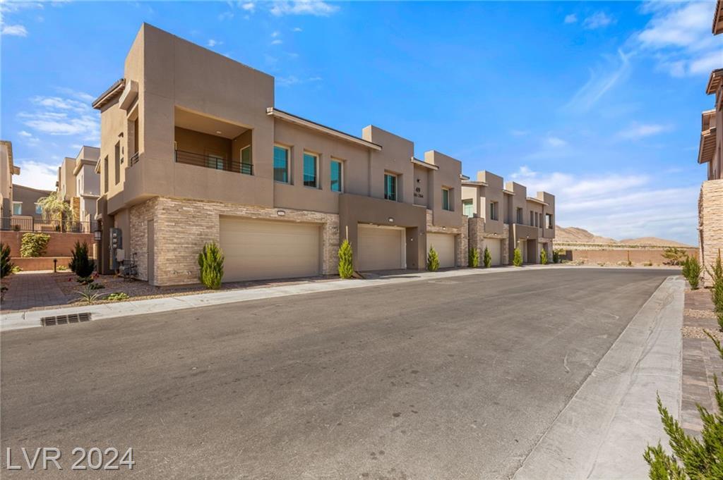 Photo one of 600 N Carriage Hill Dr # 1164 Las Vegas NV 89138 | MLS 2556501