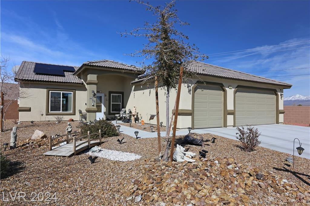 Photo one of 10 Weeping Willow Ct Pahrump NV 89048 | MLS 2560551