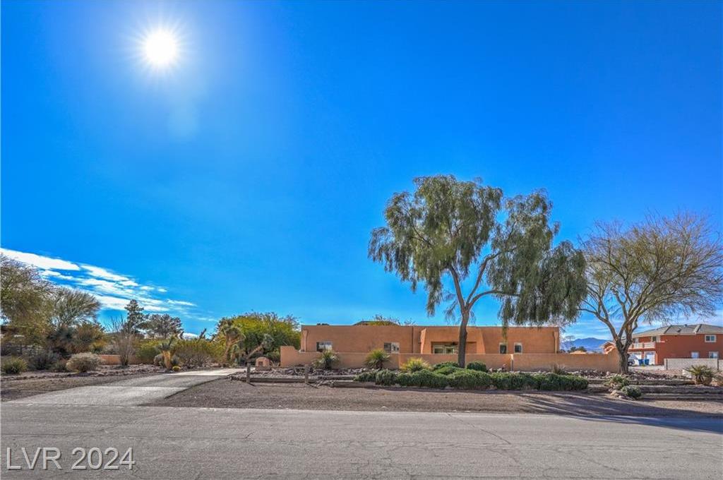 Photo one of 827 Havre Ave Henderson NV 89015 | MLS 2560957