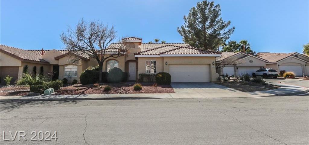 Photo one of 261 Whitewater Village Ct Henderson NV 89012 | MLS 2564898