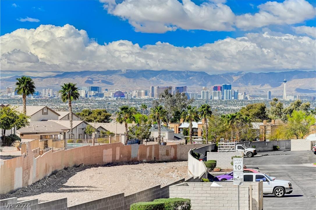 Photo one of 2110 Los Feliz St # 1084 Las Vegas NV 89156 | MLS 2570180