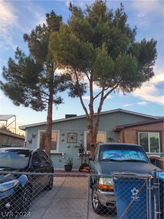 Photo one of 4456 Cool Valley Dr Las Vegas NV 89110 | MLS 2576606