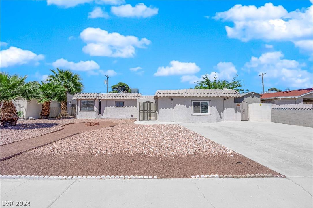 Photo one of 964 Westminster Ave Las Vegas NV 89119 | MLS 2576746
