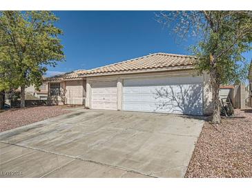 Photo one of 902 Noche De Paz Ave Henderson NV 89015 | MLS 2618377